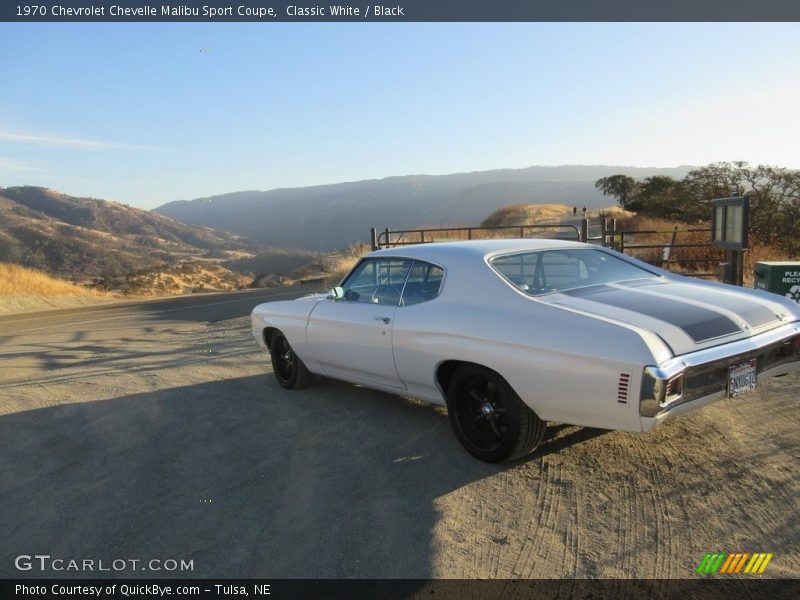 Classic White / Black 1970 Chevrolet Chevelle Malibu Sport Coupe