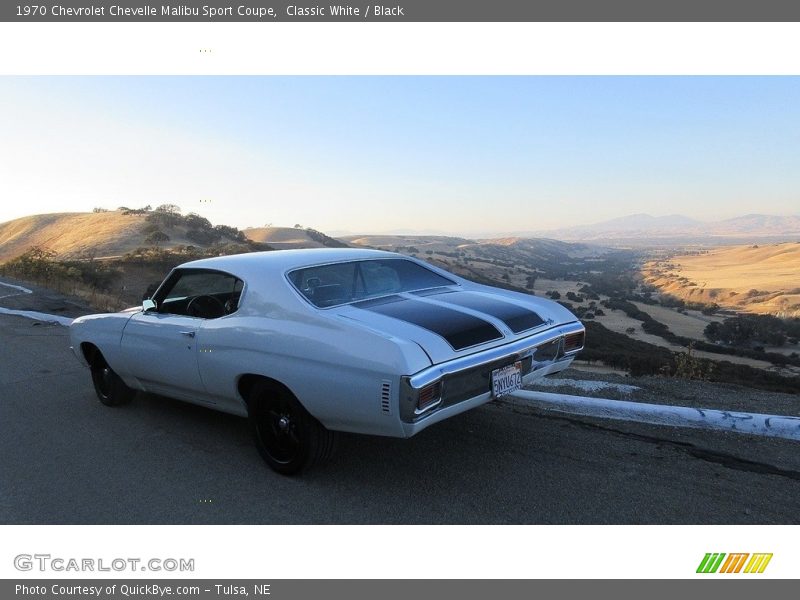 Classic White / Black 1970 Chevrolet Chevelle Malibu Sport Coupe