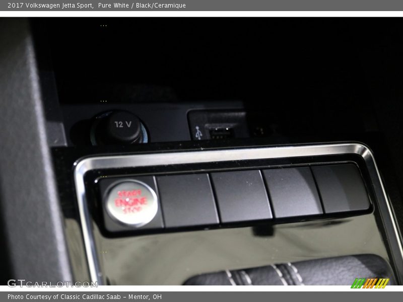 Pure White / Black/Ceramique 2017 Volkswagen Jetta Sport