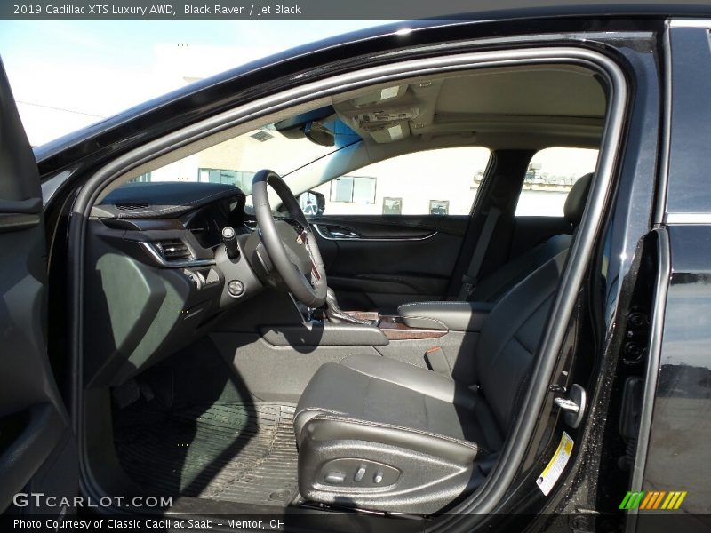 Front Seat of 2019 XTS Luxury AWD