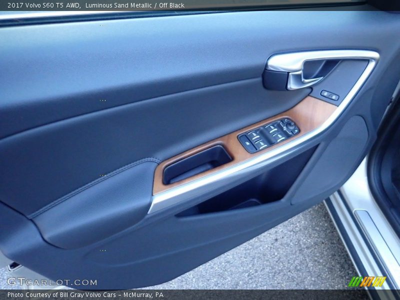 Luminous Sand Metallic / Off Black 2017 Volvo S60 T5 AWD