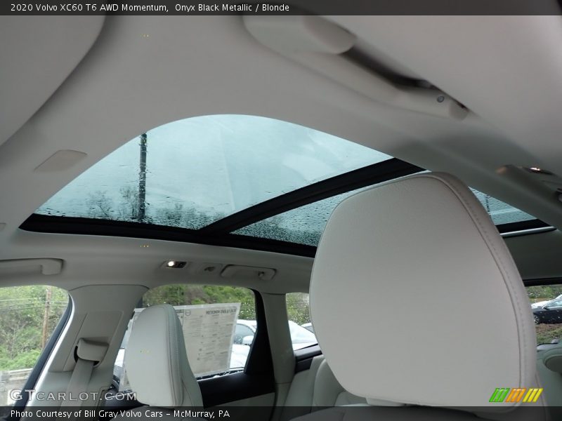 Sunroof of 2020 XC60 T6 AWD Momentum