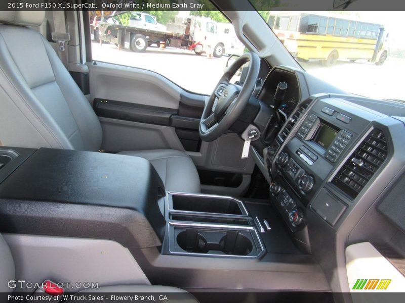 Oxford White / Medium Earth Gray 2015 Ford F150 XL SuperCab
