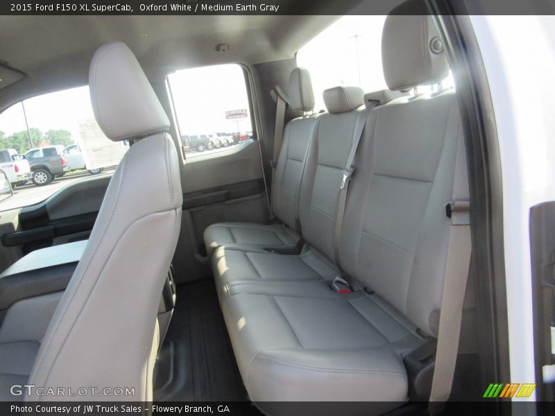 Oxford White / Medium Earth Gray 2015 Ford F150 XL SuperCab