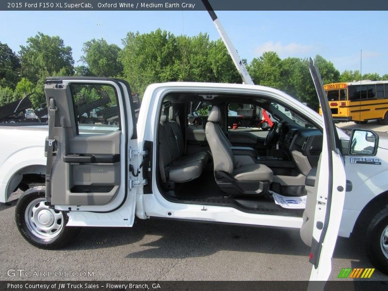 Oxford White / Medium Earth Gray 2015 Ford F150 XL SuperCab