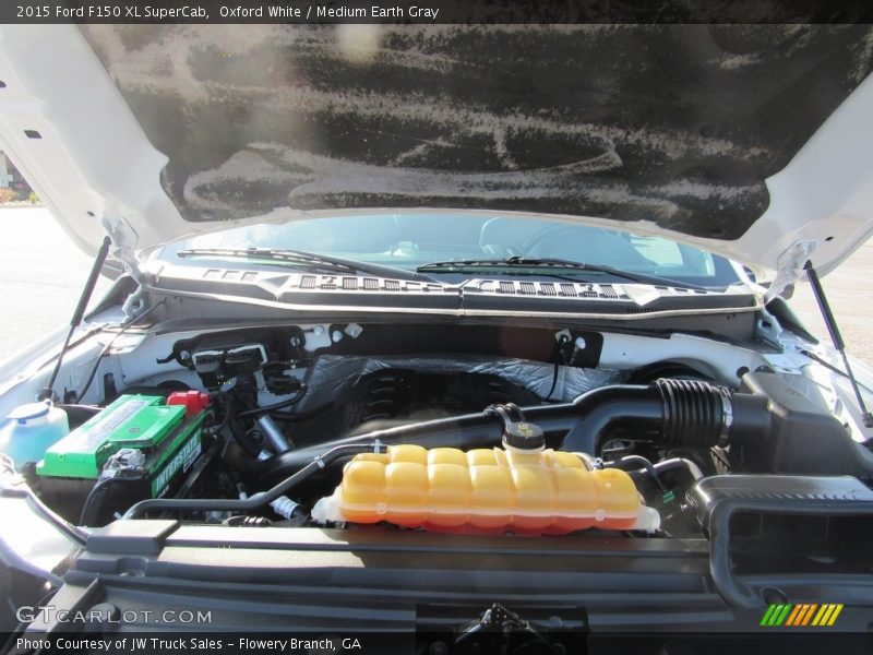Oxford White / Medium Earth Gray 2015 Ford F150 XL SuperCab