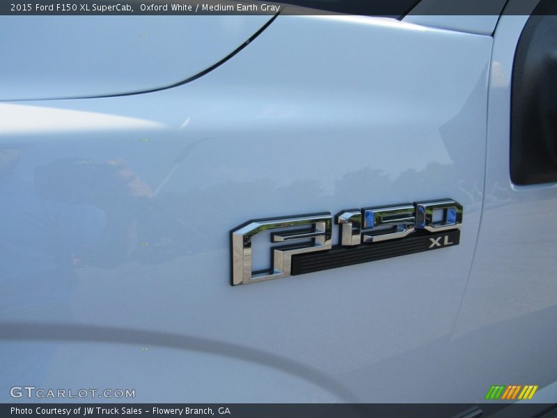 Oxford White / Medium Earth Gray 2015 Ford F150 XL SuperCab