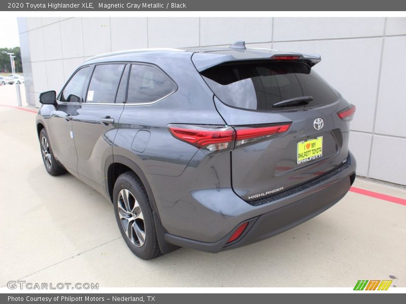 Magnetic Gray Metallic / Black 2020 Toyota Highlander XLE