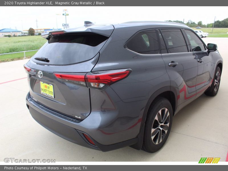 Magnetic Gray Metallic / Black 2020 Toyota Highlander XLE