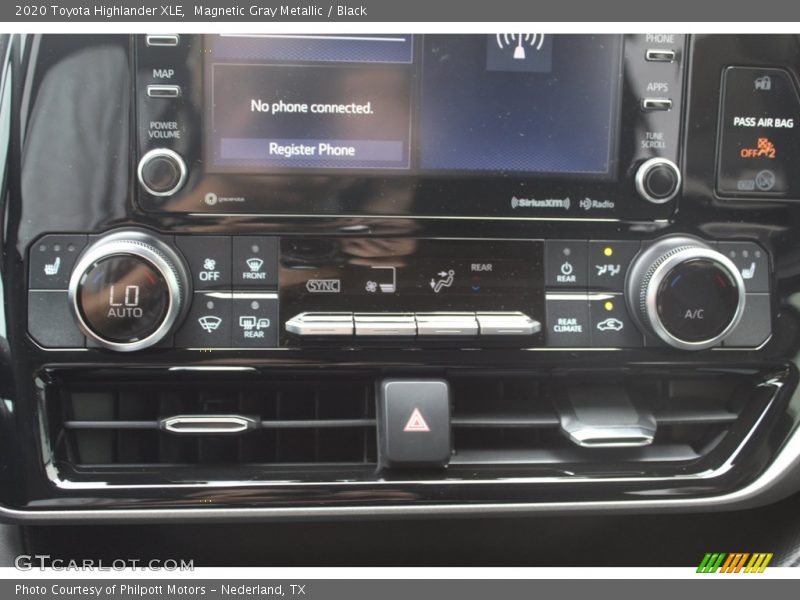 Magnetic Gray Metallic / Black 2020 Toyota Highlander XLE