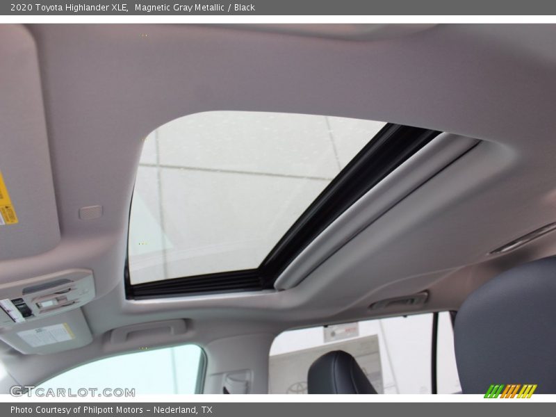 Magnetic Gray Metallic / Black 2020 Toyota Highlander XLE