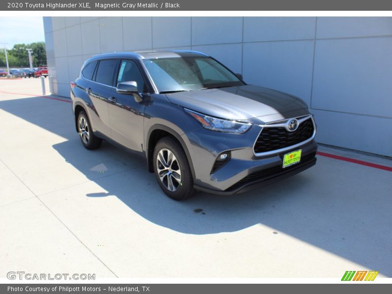 Magnetic Gray Metallic / Black 2020 Toyota Highlander XLE
