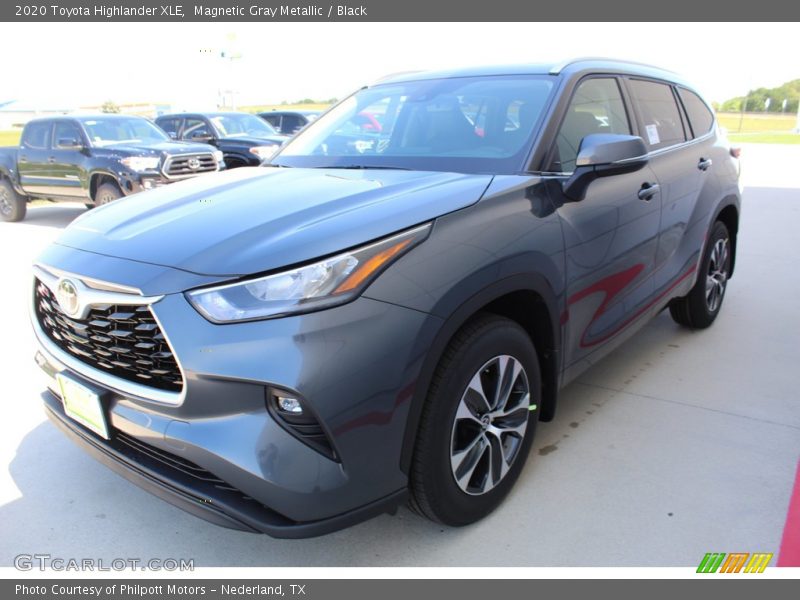Magnetic Gray Metallic / Black 2020 Toyota Highlander XLE