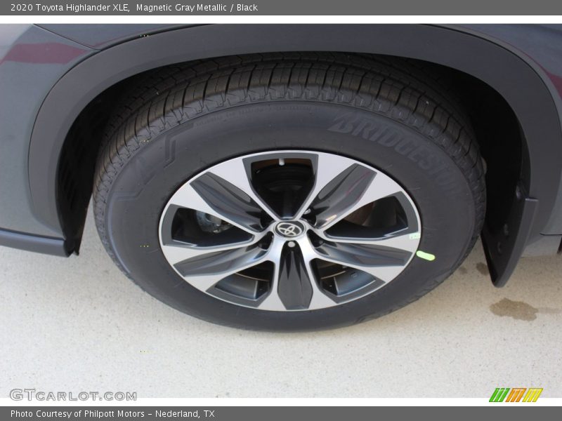 Magnetic Gray Metallic / Black 2020 Toyota Highlander XLE