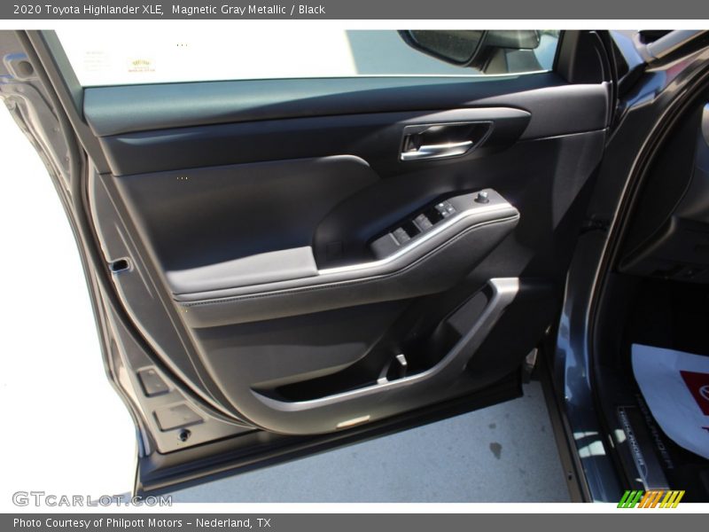 Magnetic Gray Metallic / Black 2020 Toyota Highlander XLE