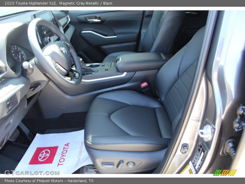 Magnetic Gray Metallic / Black 2020 Toyota Highlander XLE