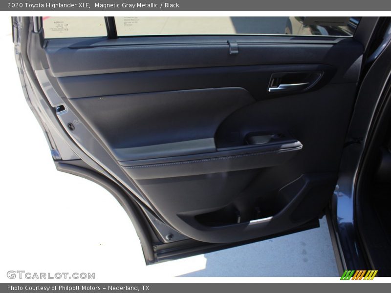 Magnetic Gray Metallic / Black 2020 Toyota Highlander XLE