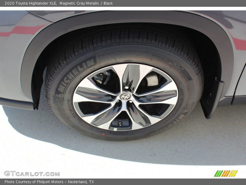 Magnetic Gray Metallic / Black 2020 Toyota Highlander XLE