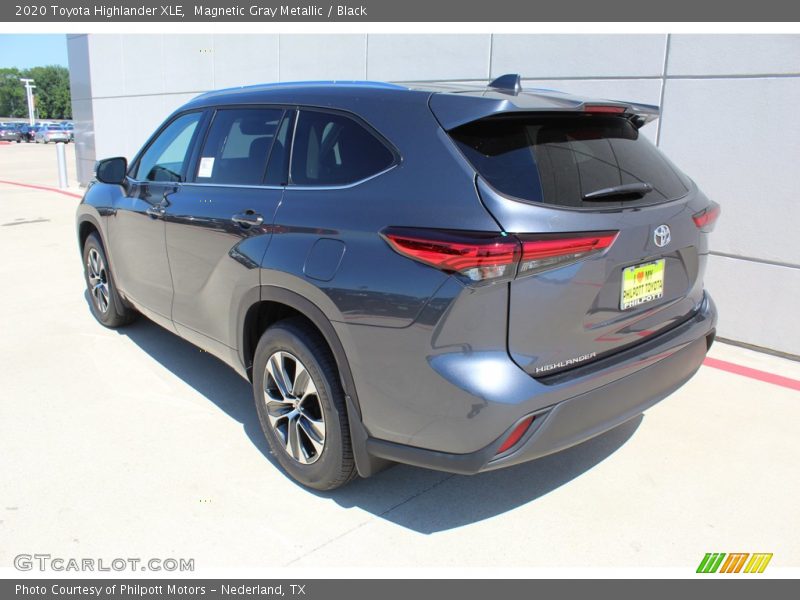 Magnetic Gray Metallic / Black 2020 Toyota Highlander XLE