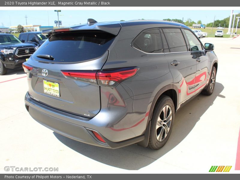 Magnetic Gray Metallic / Black 2020 Toyota Highlander XLE