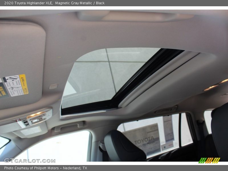 Magnetic Gray Metallic / Black 2020 Toyota Highlander XLE