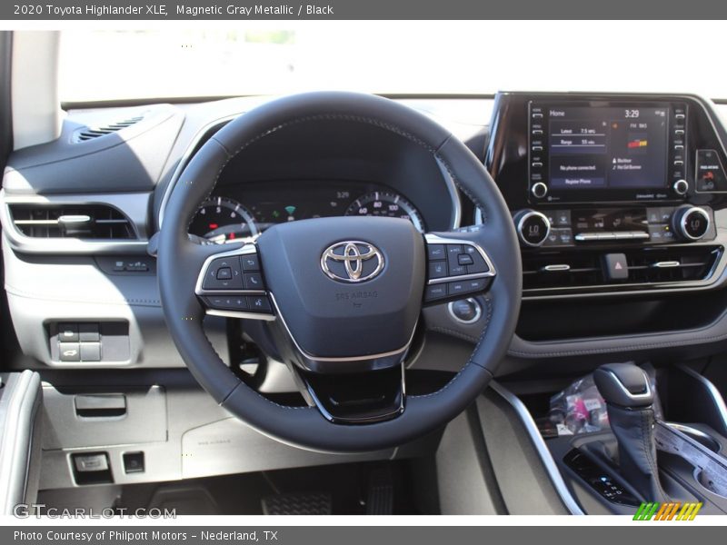 Magnetic Gray Metallic / Black 2020 Toyota Highlander XLE