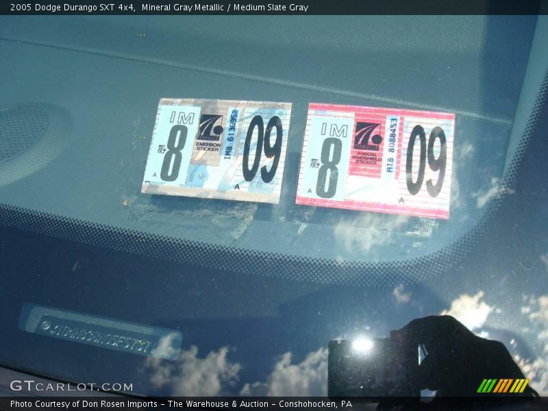 Mineral Gray Metallic / Medium Slate Gray 2005 Dodge Durango SXT 4x4