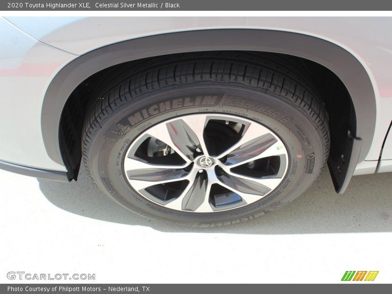 Celestial Silver Metallic / Black 2020 Toyota Highlander XLE