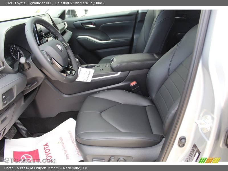 Celestial Silver Metallic / Black 2020 Toyota Highlander XLE