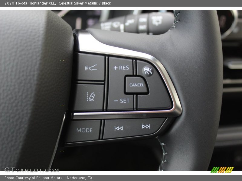 Celestial Silver Metallic / Black 2020 Toyota Highlander XLE