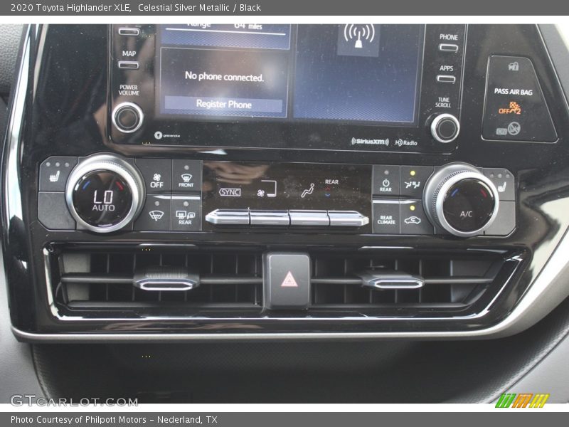 Celestial Silver Metallic / Black 2020 Toyota Highlander XLE