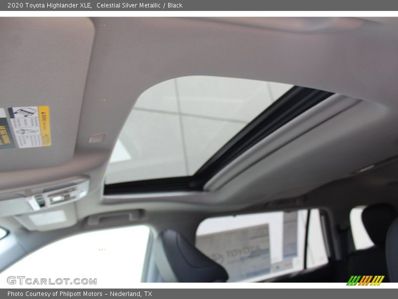 Celestial Silver Metallic / Black 2020 Toyota Highlander XLE