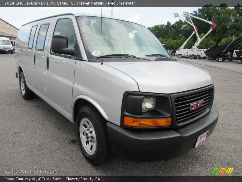 Front 3/4 View of 2014 Savana Van 1500 Cargo