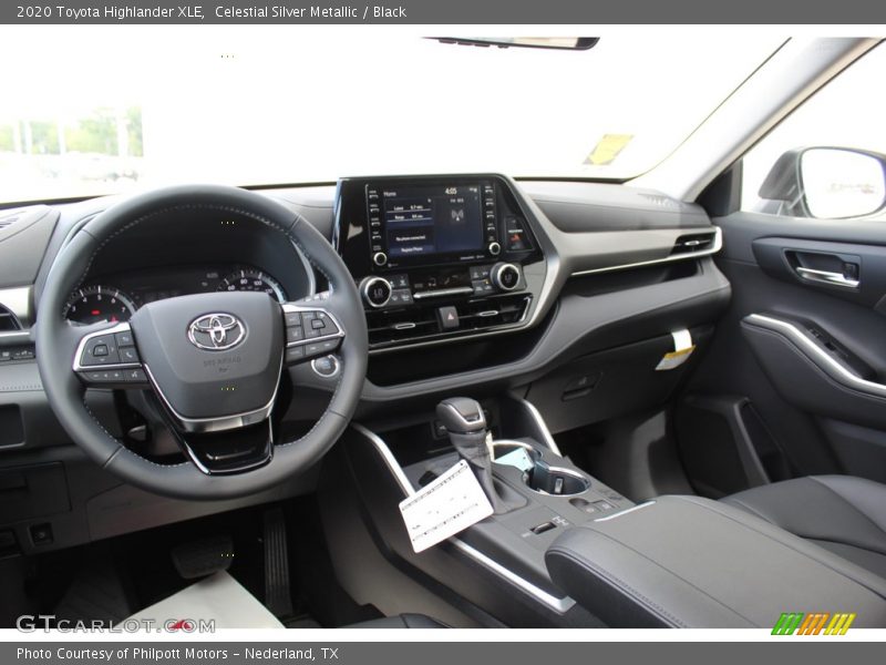 Celestial Silver Metallic / Black 2020 Toyota Highlander XLE