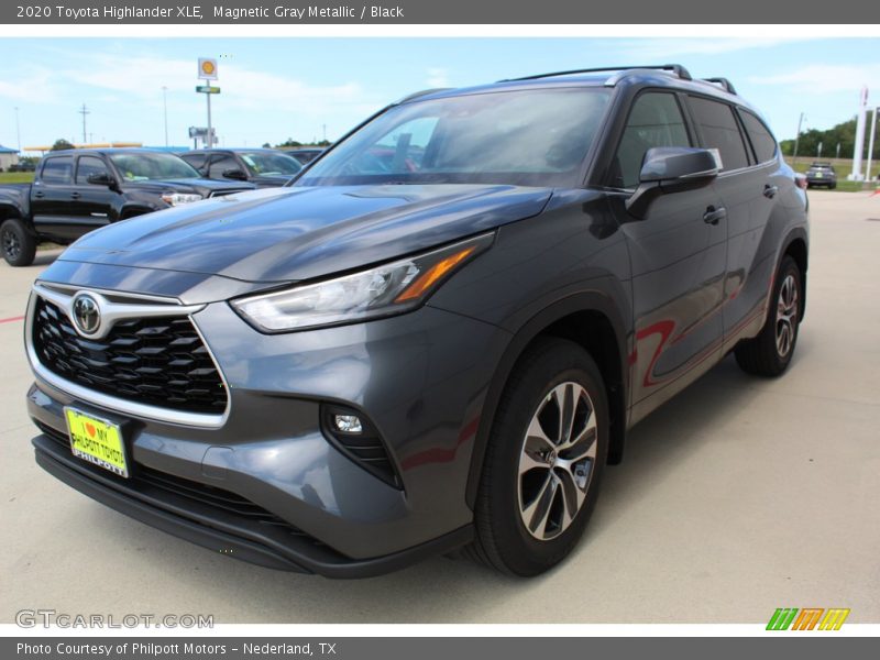 Magnetic Gray Metallic / Black 2020 Toyota Highlander XLE