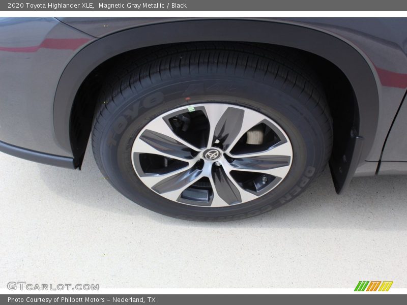Magnetic Gray Metallic / Black 2020 Toyota Highlander XLE