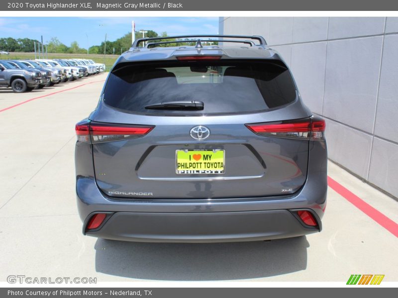 Magnetic Gray Metallic / Black 2020 Toyota Highlander XLE