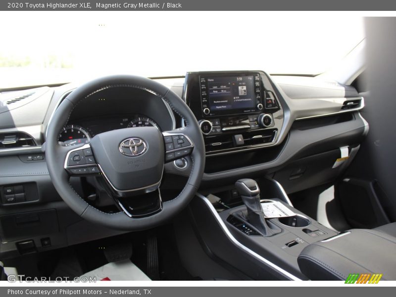 Magnetic Gray Metallic / Black 2020 Toyota Highlander XLE