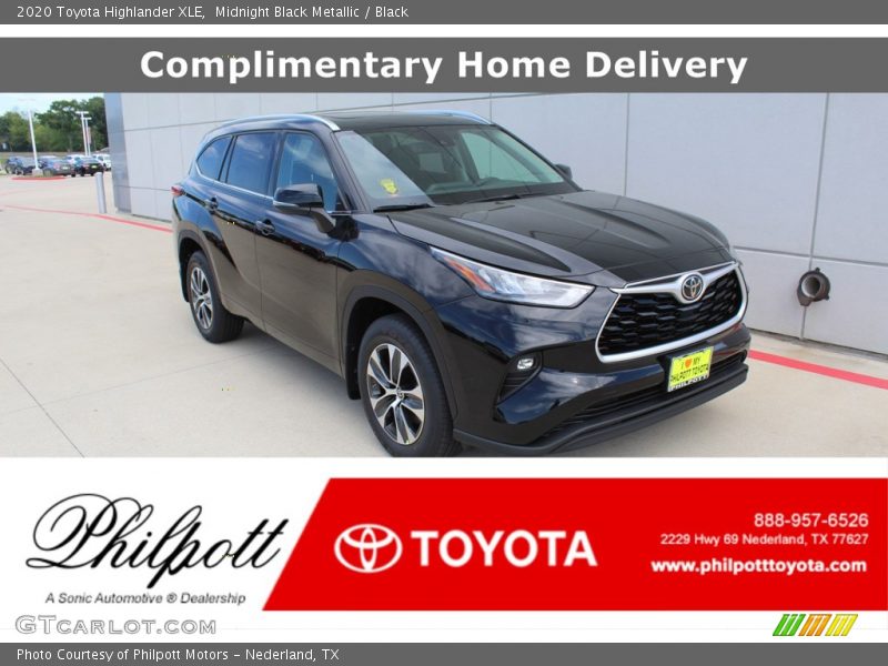 Midnight Black Metallic / Black 2020 Toyota Highlander XLE