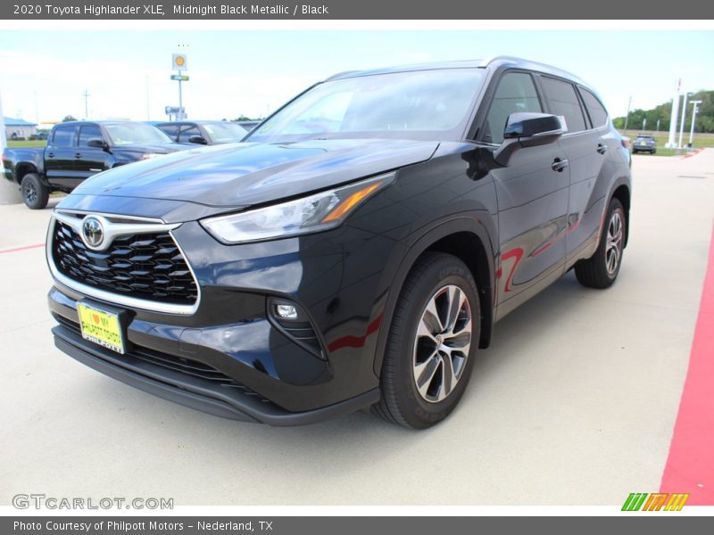 Midnight Black Metallic / Black 2020 Toyota Highlander XLE