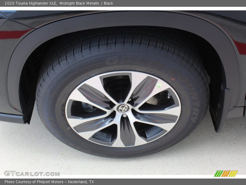 Midnight Black Metallic / Black 2020 Toyota Highlander XLE