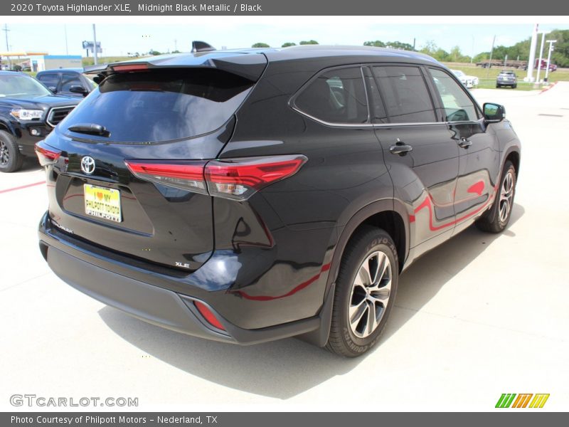 Midnight Black Metallic / Black 2020 Toyota Highlander XLE