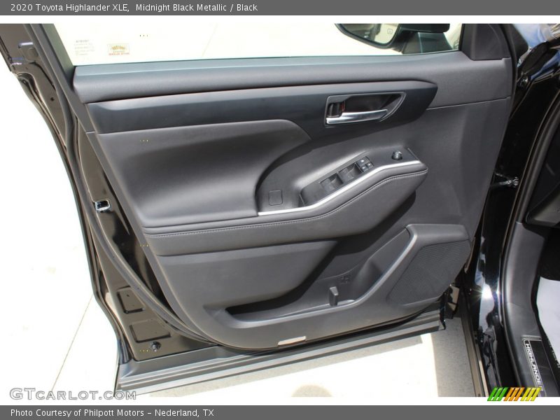 Midnight Black Metallic / Black 2020 Toyota Highlander XLE