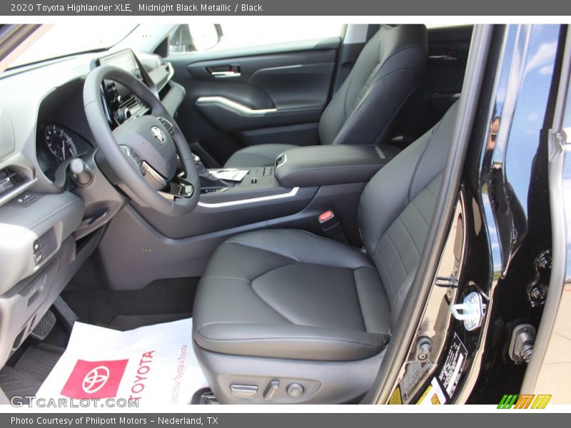 Midnight Black Metallic / Black 2020 Toyota Highlander XLE