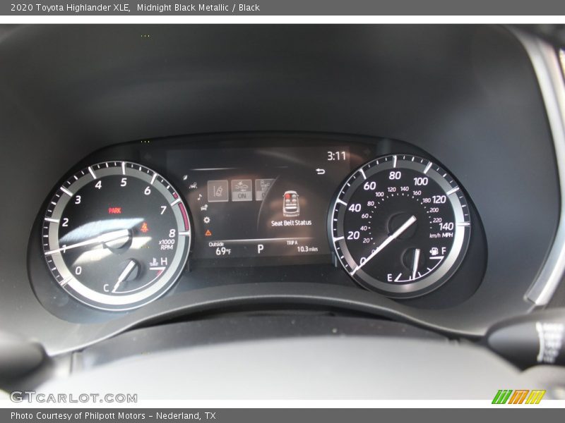 Midnight Black Metallic / Black 2020 Toyota Highlander XLE