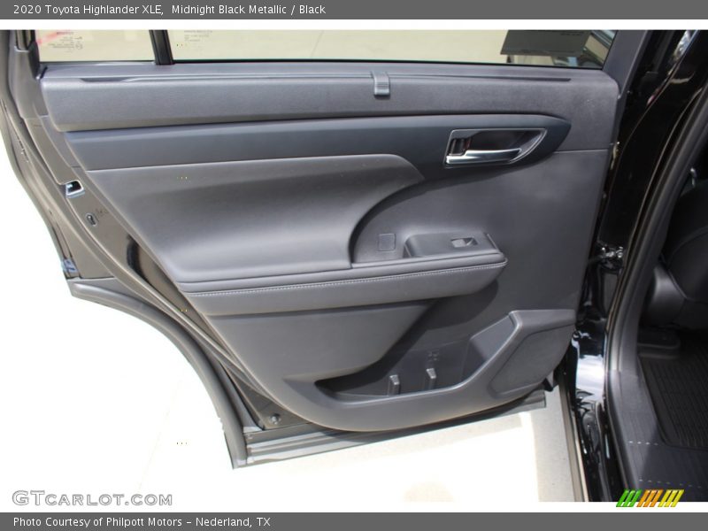 Midnight Black Metallic / Black 2020 Toyota Highlander XLE