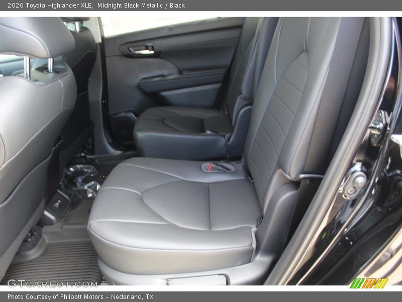 Midnight Black Metallic / Black 2020 Toyota Highlander XLE