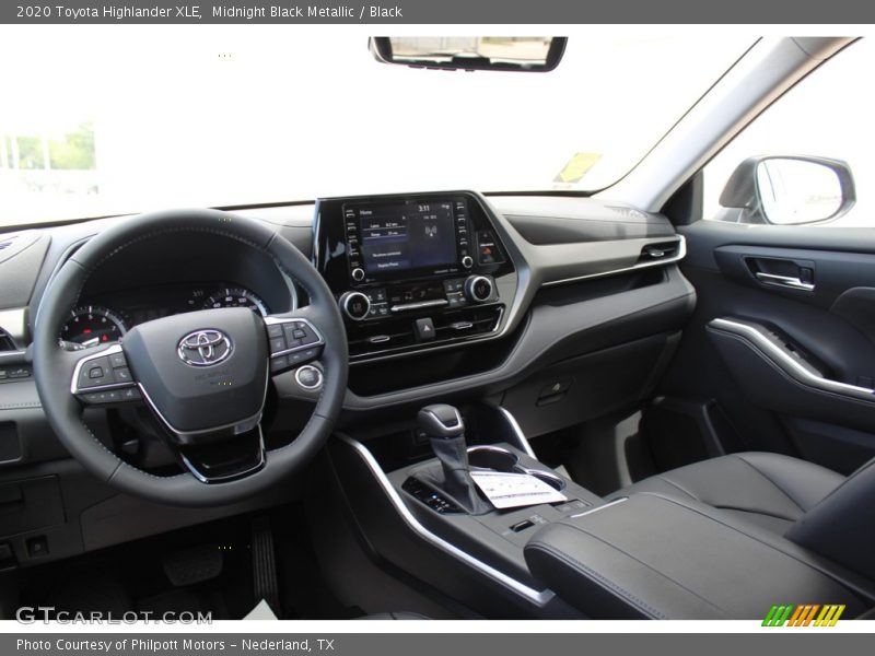Midnight Black Metallic / Black 2020 Toyota Highlander XLE