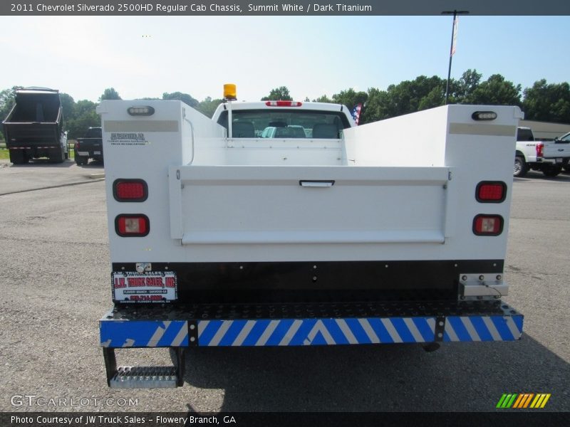 Summit White / Dark Titanium 2011 Chevrolet Silverado 2500HD Regular Cab Chassis