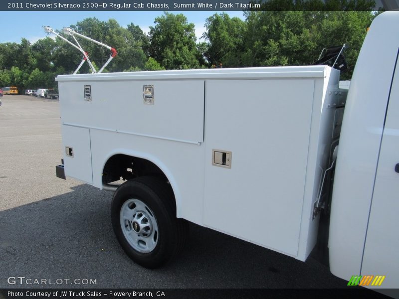 Summit White / Dark Titanium 2011 Chevrolet Silverado 2500HD Regular Cab Chassis
